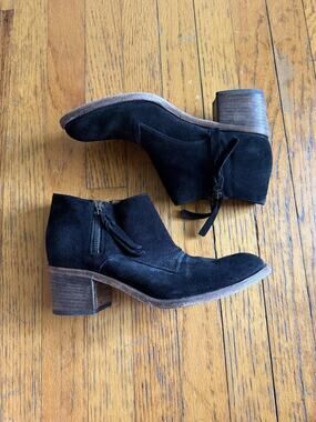 Alberto Fermani Boots Womens Size 8.5 Black Suede Ankle Zip Block Heel Booties
